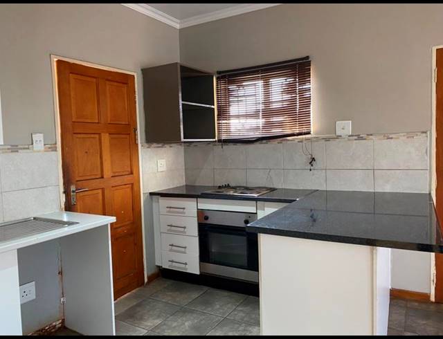 2 BEDROOM PROPERTY TO RENT IN CHROOM PARK